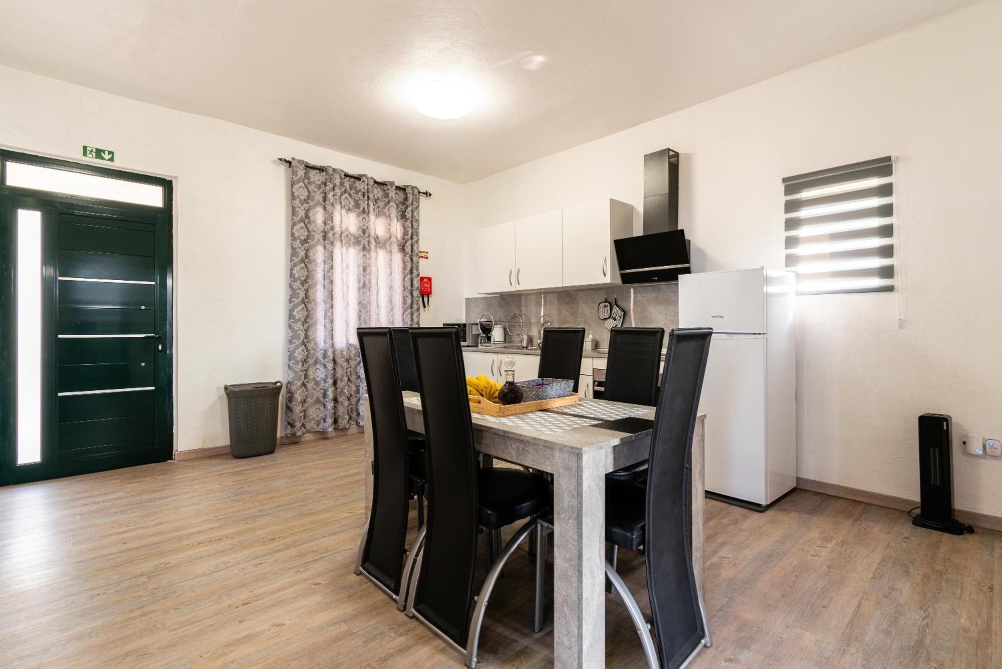 Achada House Apartment *